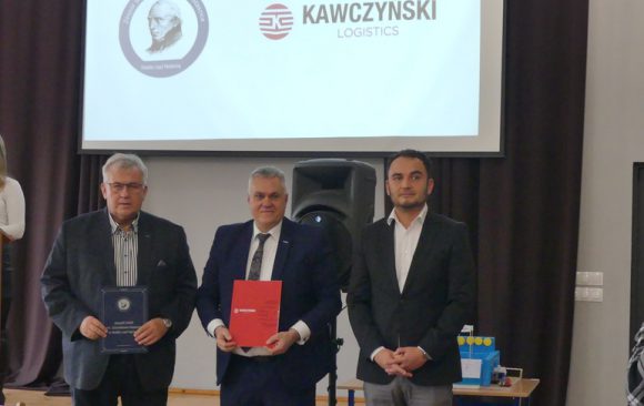 Dzień Logistyki w “Staszicu”. Firma “Kawczyński Logistics” obejmuje patronat nad młodymi logistykami